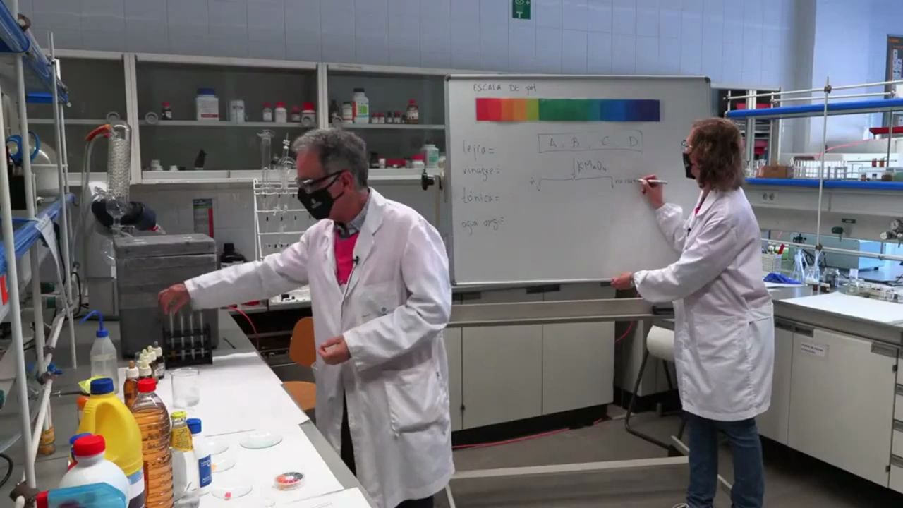VII Festa de la Ciència. Taller de química: ' Hi ha química a casa teva?”